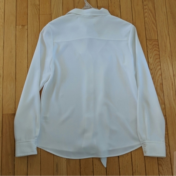 Perfect white top - Picture 3 of 5